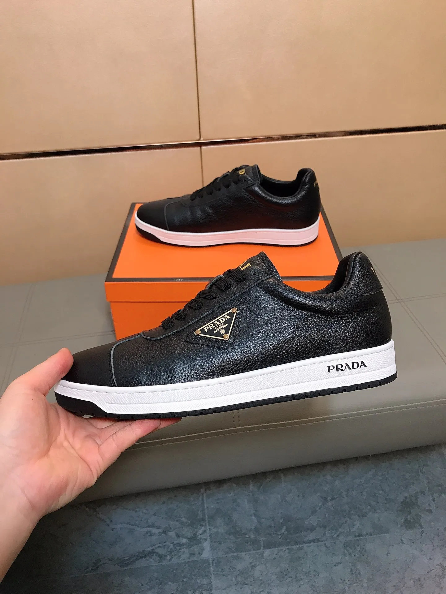 Ex-factory price 380 💎💎🆕Prada's latest casual and fashionable men's shoes👟hot style💥simple and elegant style, exclusive for trendy men. Unique latest brand elements👑, fashionable and generous, the fabric is original imported cowhide, pigskin breathable lining + feet, super comfortable and wear-resistant outsole, classic model taken in kind, size: 38-44